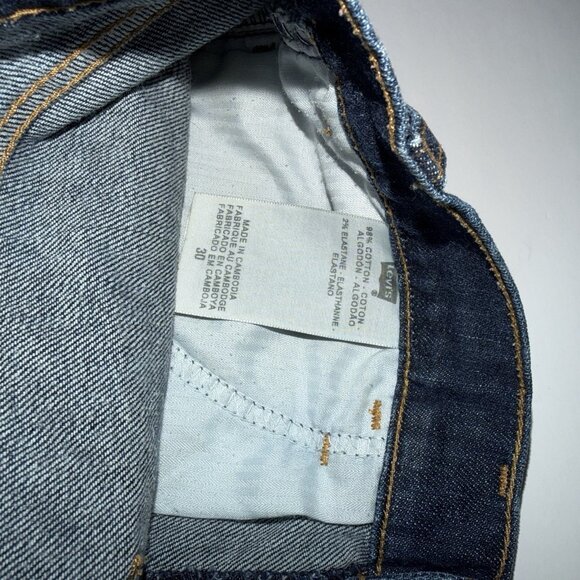Levis Denim Shorts Women’s Dark Wash Size 30 Button Front Mid Length 5 Pocket - Picture 10 of 11